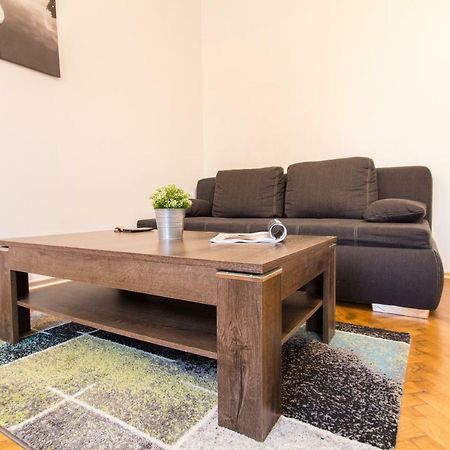 Apartment Veitingergasse Vienna Luaran gambar