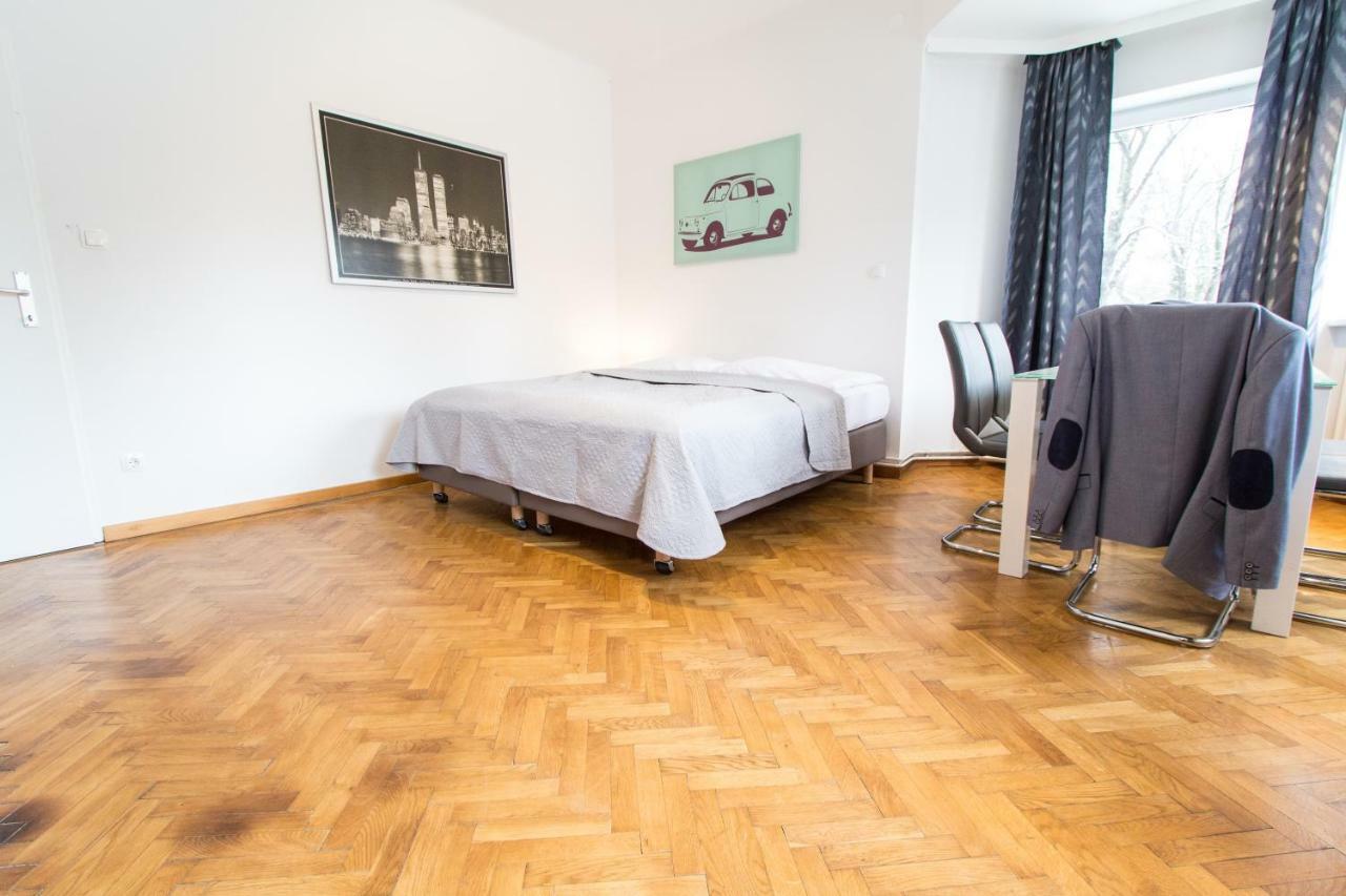 Apartment Veitingergasse Vienna Luaran gambar